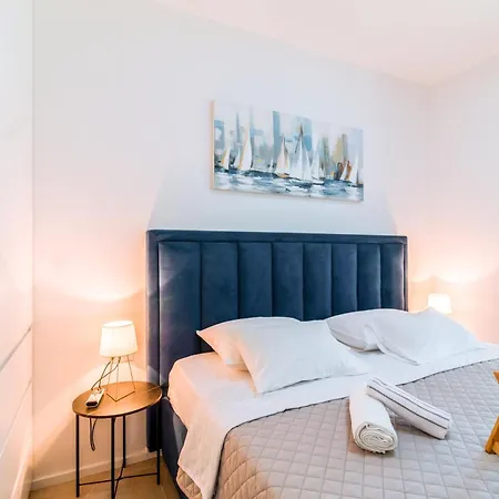 Apartment Design Split